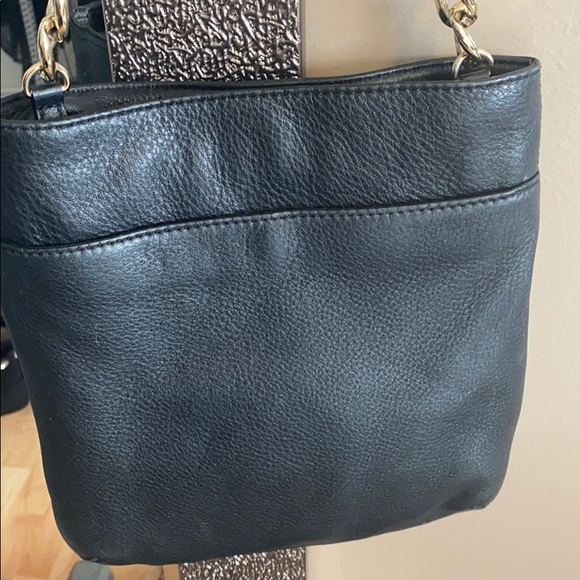 Micheal kors black and good crossbody - Picture 5 of 8